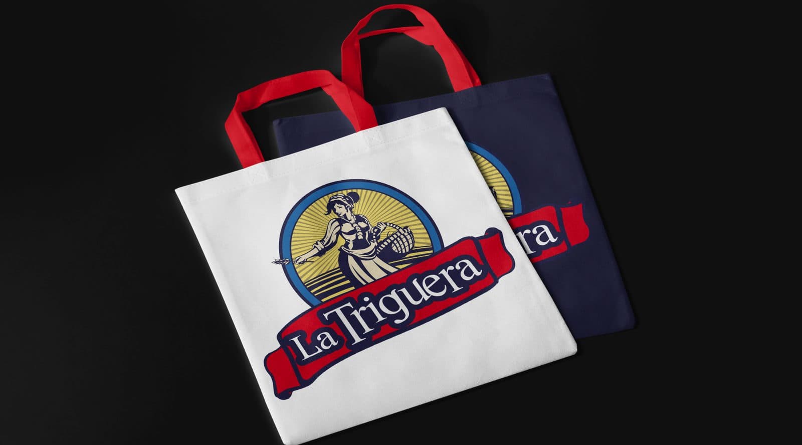 Bolsas de tela de La Triguera sobre fondo negro